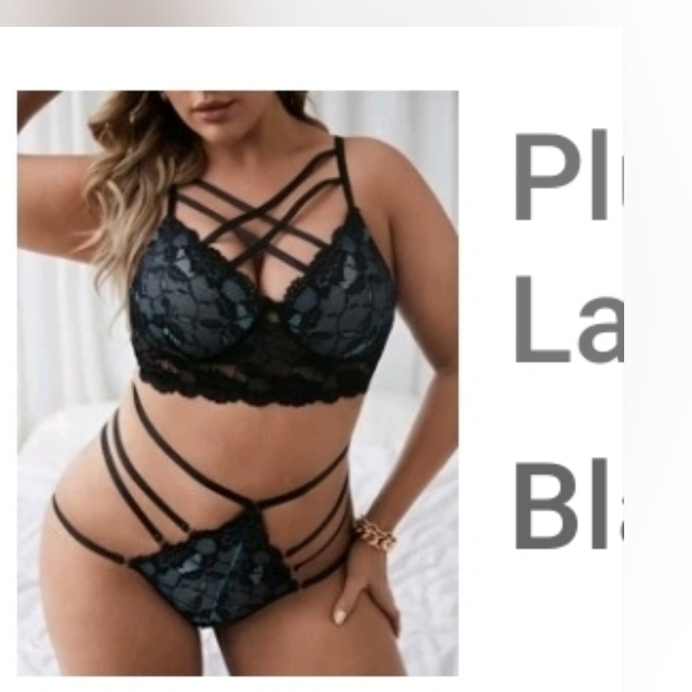 SHEIN PLUS Floral Lace Lattice Underwire Lingerie